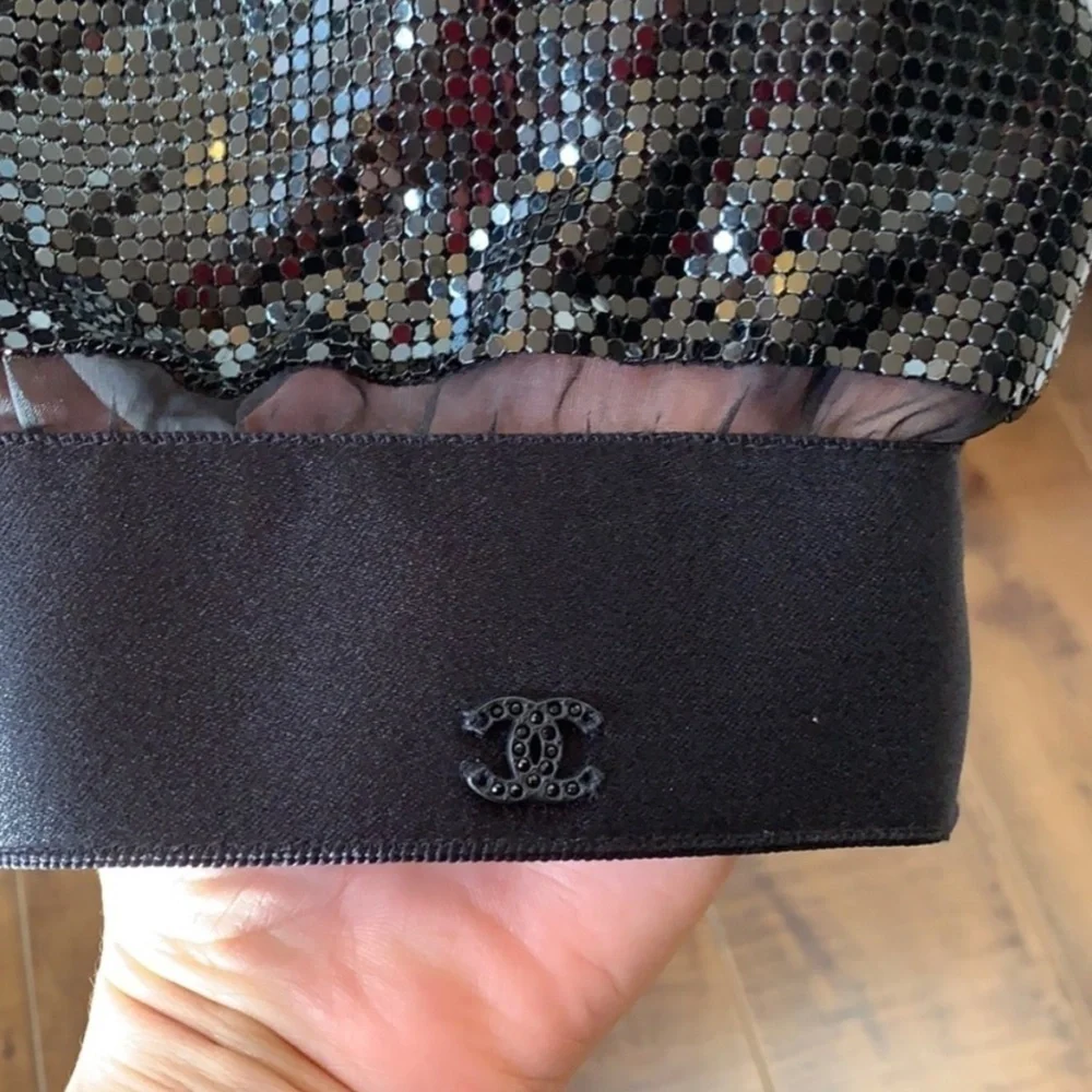 Circa Chanel 2008 Runway Sequin Black Silk top Sz 38 - Picture 11 of 13